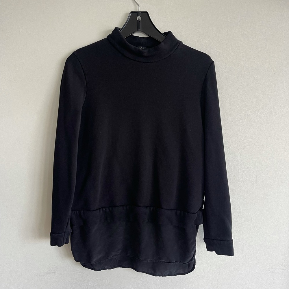 SALE🌟COS sweatshirt